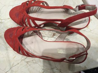 Sandalias rojas tacón