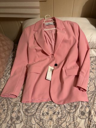 Blazer Rosa Bershka con Etiqueta