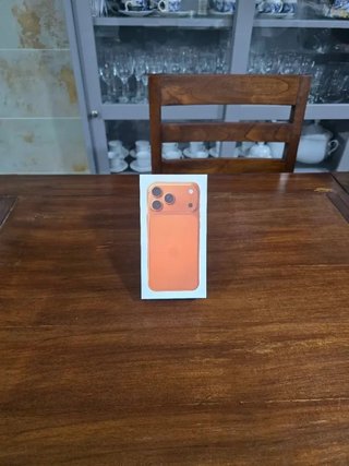 Caja iPhone 17 Pro Naranja