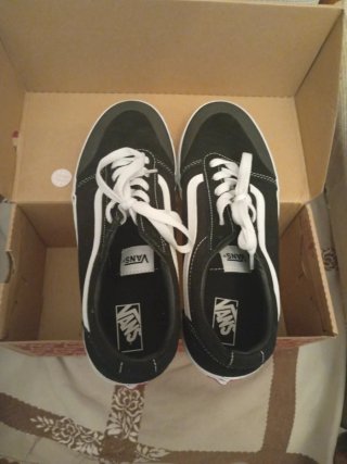 Zapatillas Vans Negras y Blancas