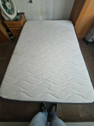 Cama matrimonio con colchón incluido