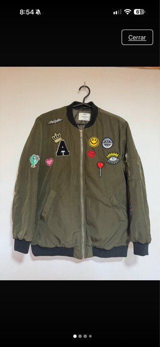 Chaqueta bomber verde kaki Okeysi con parches
