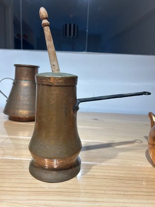 Chocolatera con Molinillo de Cobre