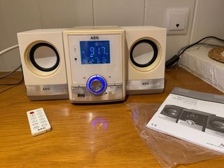 Mini Cadena AEG con Bluetooth y MP3
