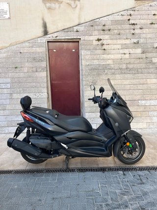 Yamaha XMAX 400