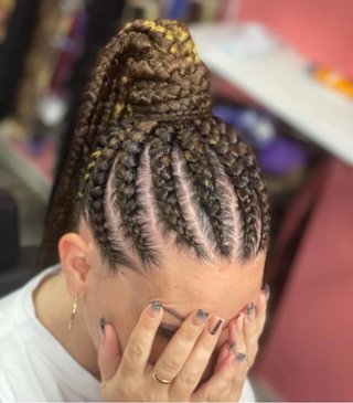 Coleta con Trenzas Africanas