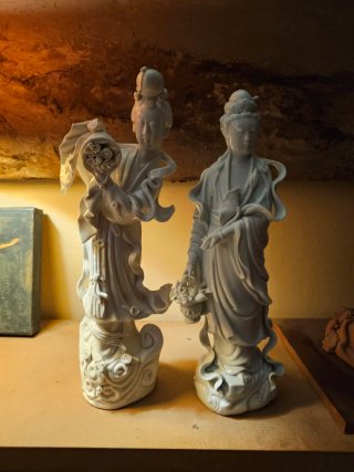 Pareja de Figuras Chinas de Porcelana