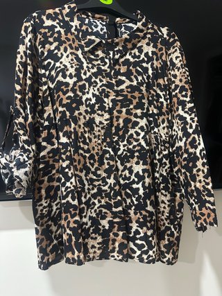 Camisa Estampado Animal Talla M