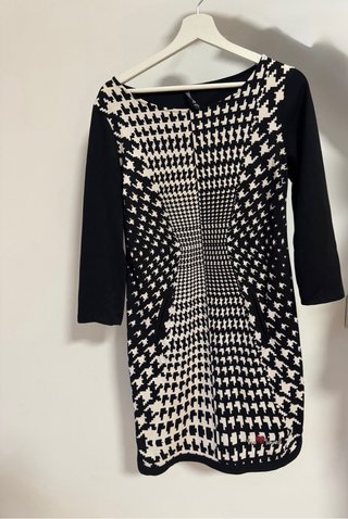 Vestido con estampado pata de gallo