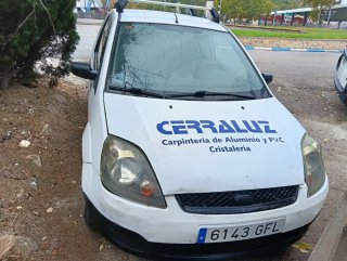 coche comercial fiesta 2008