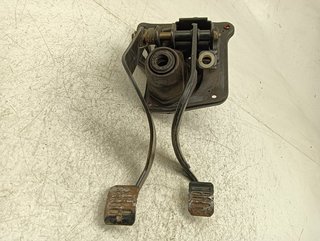 Pedal embrague Citroen Saxo 1,1 Ltr. - 44 kW