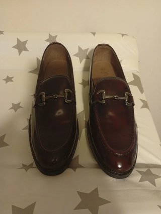 Zapatos Castellanos Burdeos. Marca Castellanisimos
