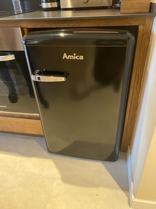 Nevera Amica Negra
