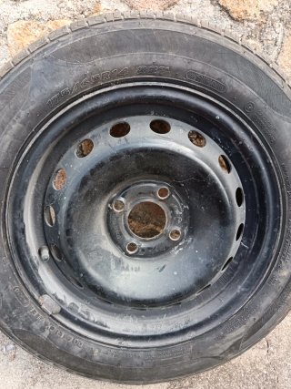 Rueda con llanta de acero 175/65R14