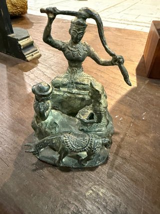 Figura Decorativa de Bronce Antiguo oriental