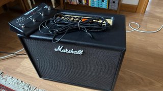 Amplificador Marshall CODE 50 con Pedalera
