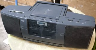 Radio Cassette con CD Saba