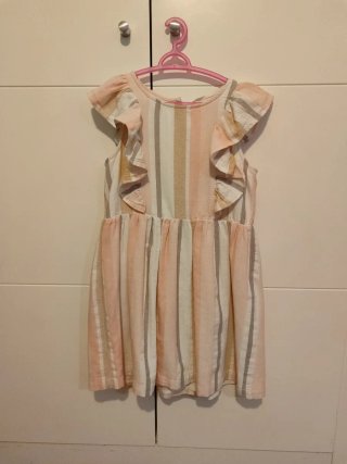 Vestido de Niña con Volantes y Rayas