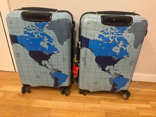 2 Maletas Benetton con estampado de mapa