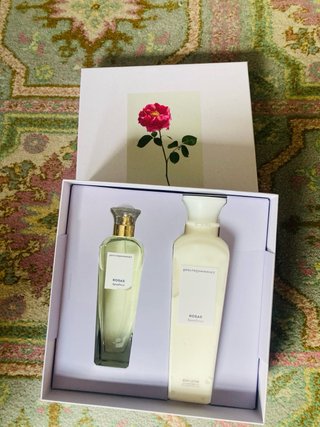 Set Adolfo Dominguez Rosas: Agua y Crema. 200ml