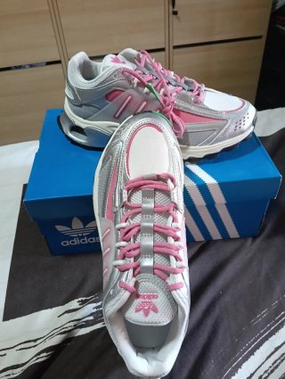 Zapatillas Adidas nuevas Talla 38.5