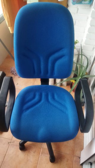 Silla de ordenador azul