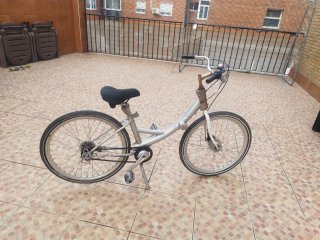 Bicicleta Urbana Plateada