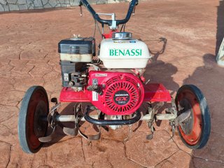 Motoazada Benassi con motor Honda GX160