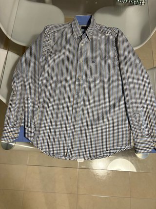 Camisa de cuadros azul y marrón