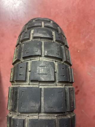 Neumático de Moto CST 120/70/17