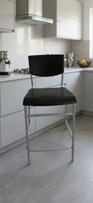 2 taburetes altos IKEA negro