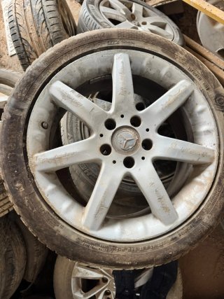 3 llantas mercedes 17 con neumáticos