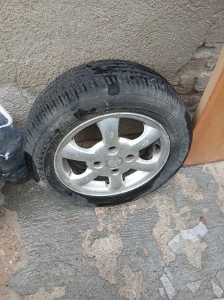 Neumático con Llantas Peugeot