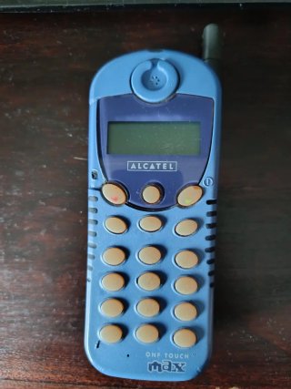 Teléfono Vintage Alcatel One Touch Max