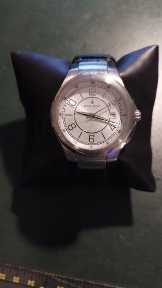 Reloj Radiant de Acero