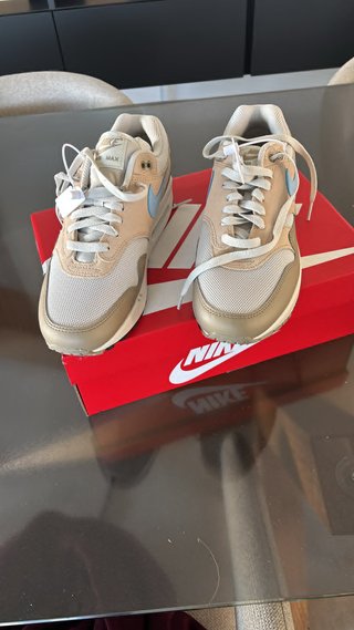 Zapatillas Nike Air Max 1 Hueso y Azul Essential