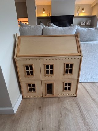 Casa de Muñecas de Madera con Muebles