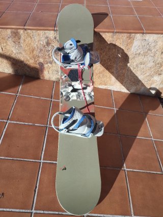 Tabla de Snowboard 158cm con Fijaciones