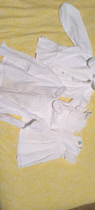 2 Camisas Blancas Carrefour