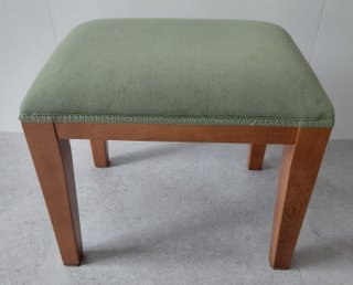 Puff Bajo Verde con Estructura de Madera