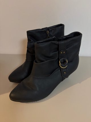 Botines negros con tacón