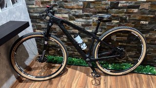 Bicicleta MTB Felt de Carbono.