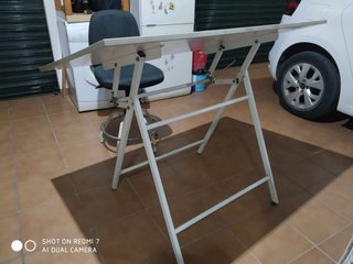 Mesa de arquitectura inclinable y silla graduable