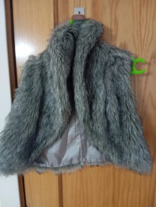 Chaleco de pelo sintético gris
