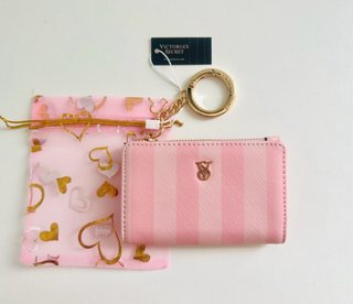 Tarjetero y Llavero Victoria's Secret rosa