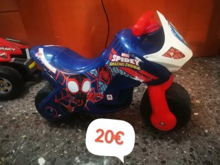 Moto Correpasillos Spiderman