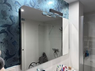 Espejo de baño con aplique de luz