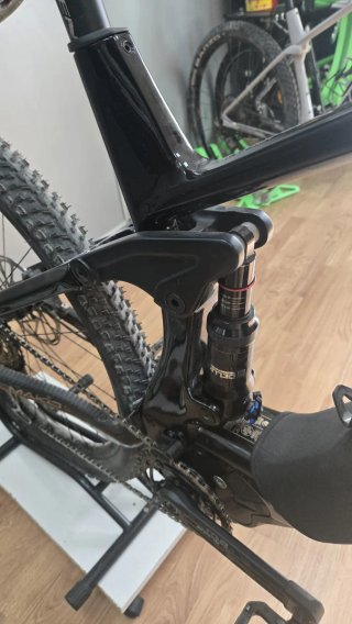 Bicicleta de Montaña Eléctrica Berria Bravo
