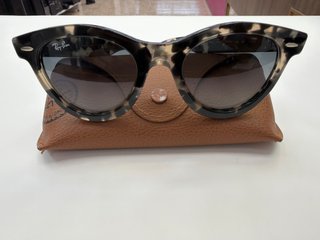 Gafas De Sol Señora Ray Ban RB2241 Wayfarer Way