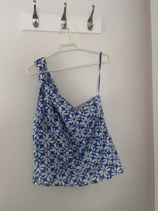 Blusa asimétrica Mango.Talla prqueño